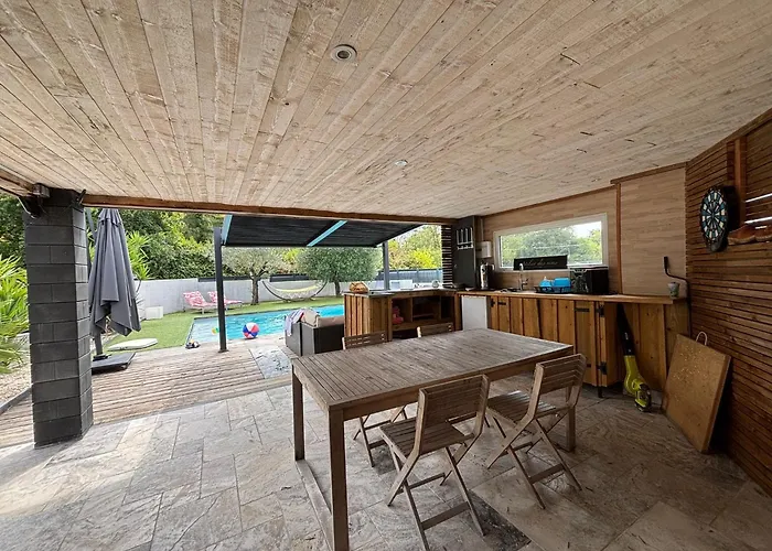 Maison Avec Piscine 度假居 *